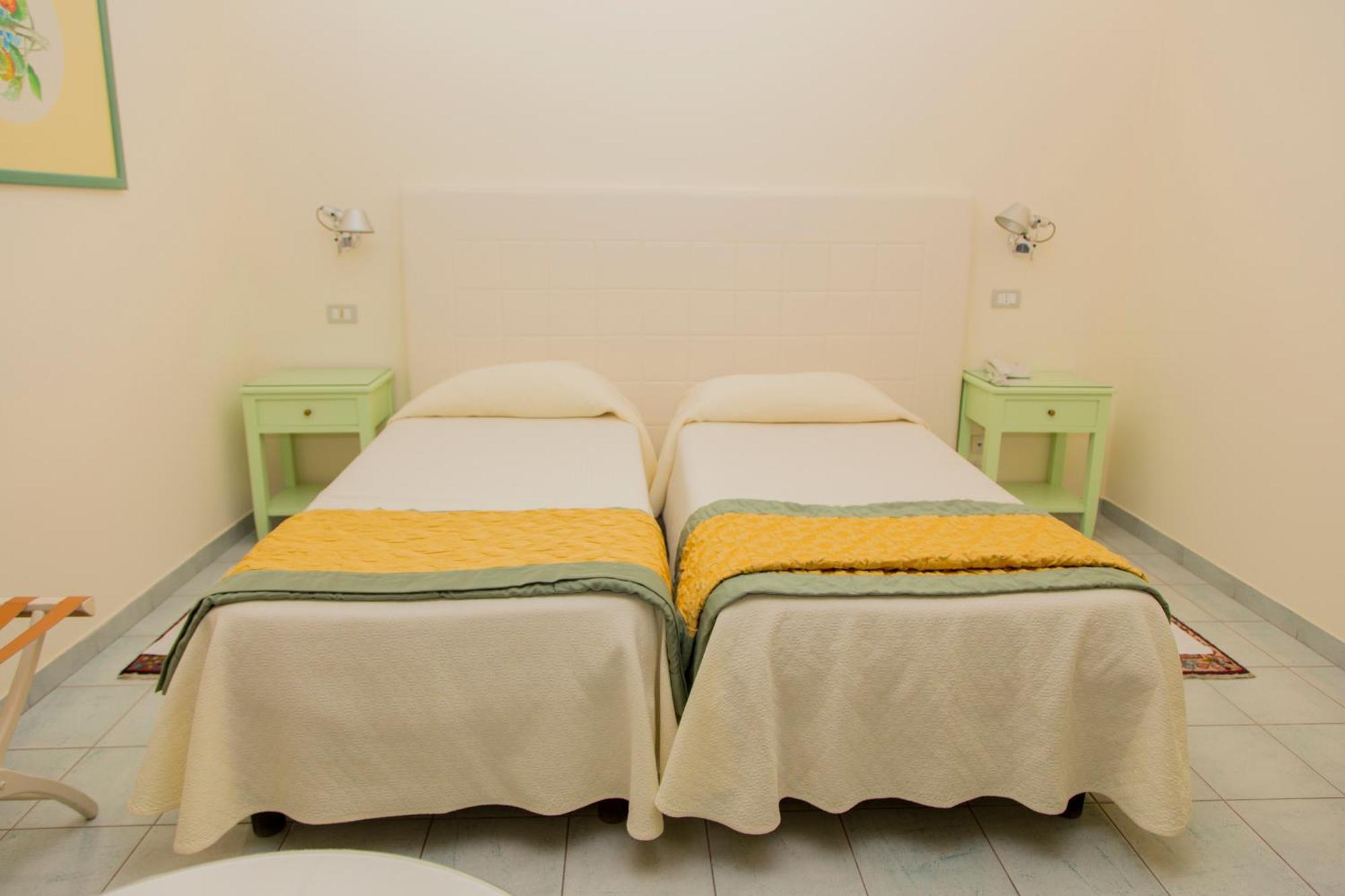 Capo dʼOrlando Hotel Il Mulino מראה חיצוני תמונה